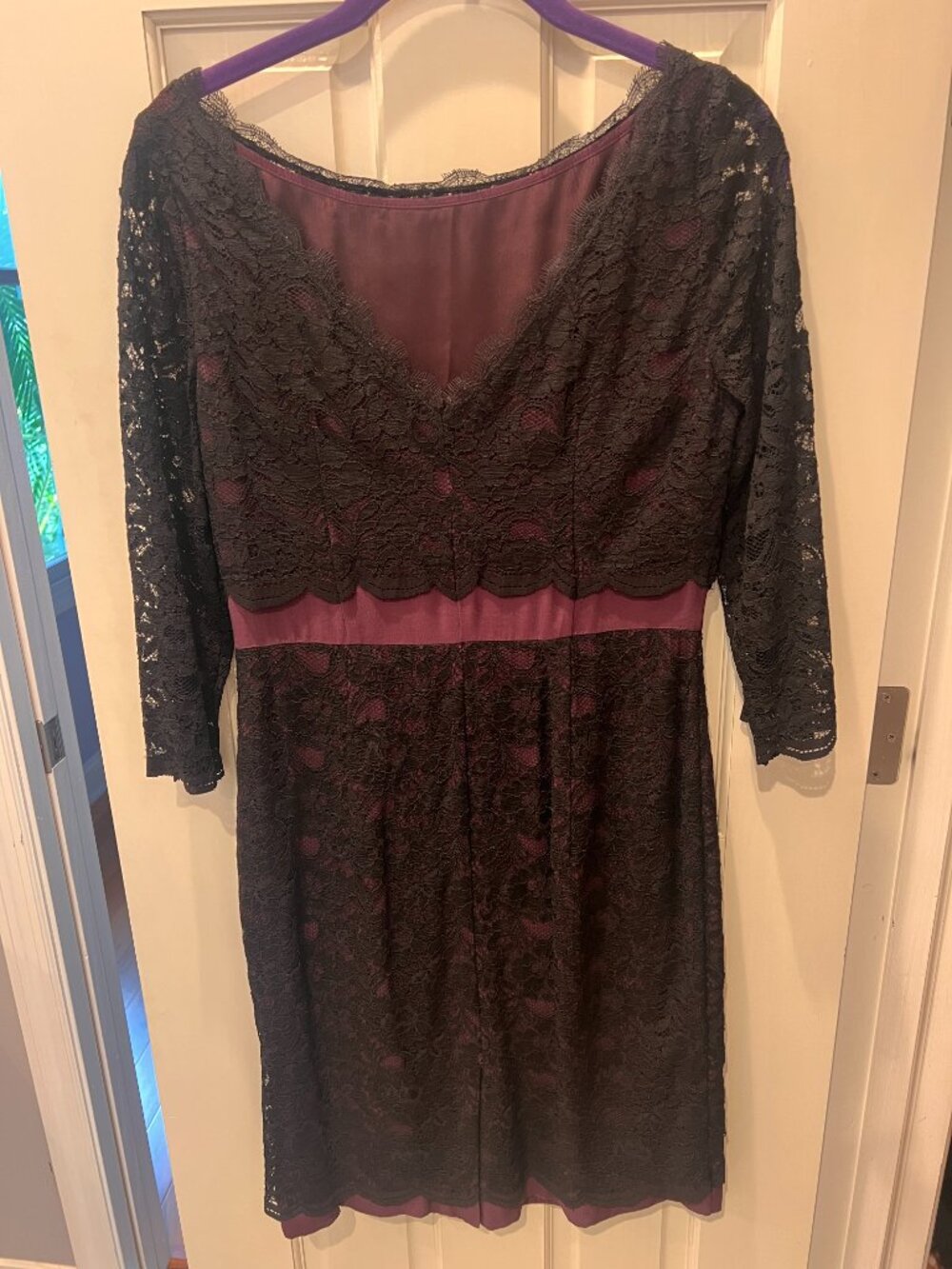 Boden Black lace 3/4 sleeve dress with purple underlay & V back size 6 - Picture 2 of 5
